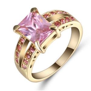 PINK SAPPHIRE RING.